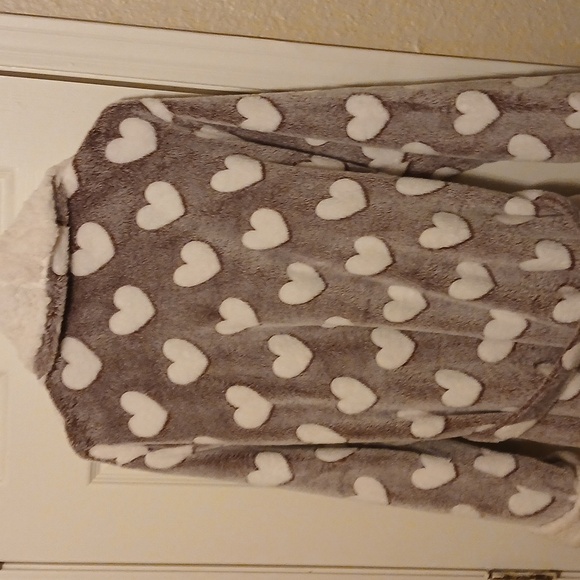 Fluffy purple robe with hearts - Picture 3 of 6